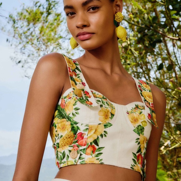 FARM Rio Tops - FARM Rio Off-White Picnic Flowers Euroflax™ Premium Linen Crop Top Size MPICNIC